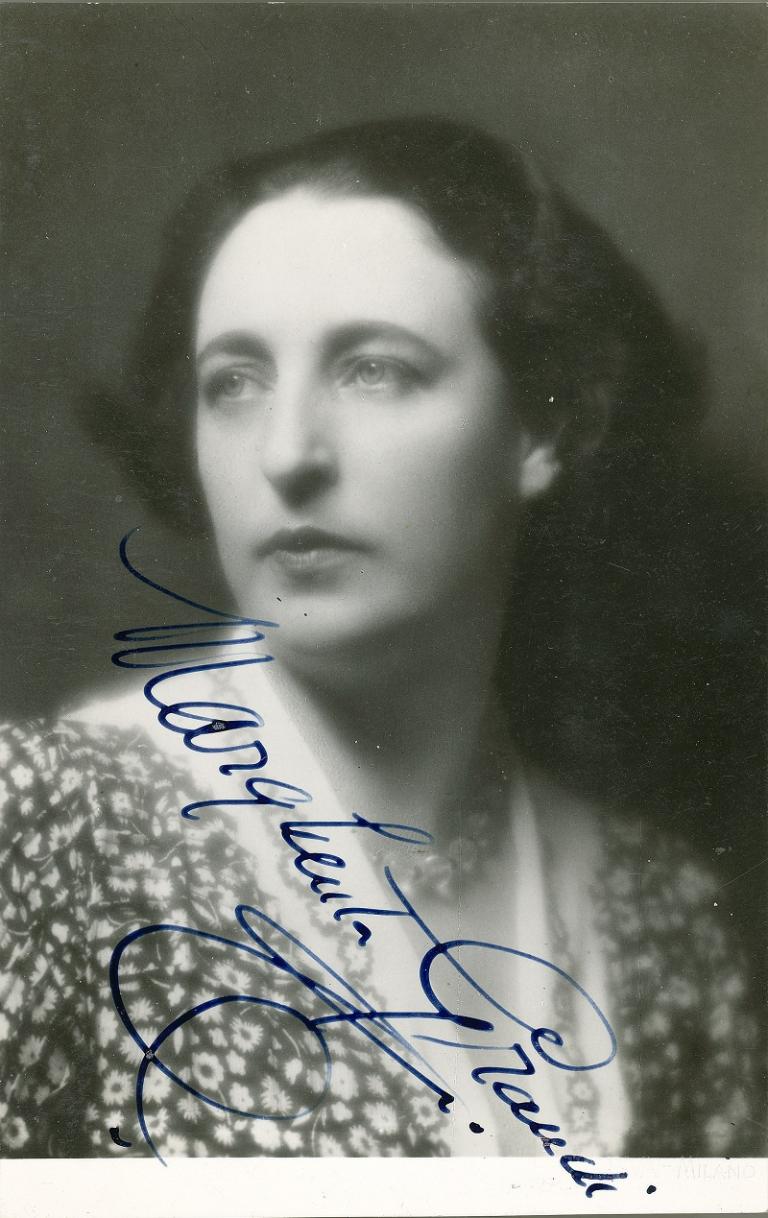 Margherita Grandi Head and shoulders signed photo of Margherita Grandi.