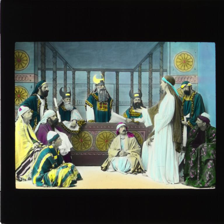 Figures in the temple
