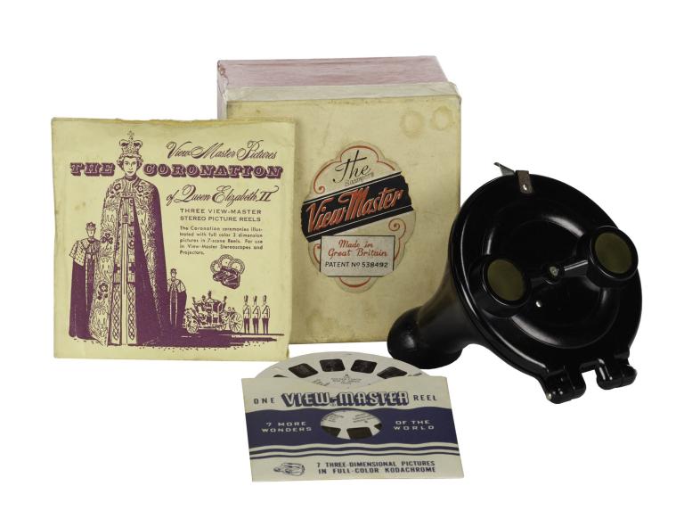 View-Master reel depicting the 1953 coronation of Queen Elizabeth II with envelope reading '7 More Wonders of the World'