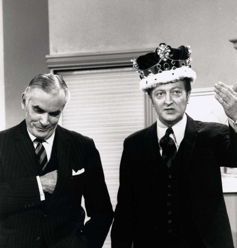 Eric Pearce and Graham Kennedy on Kennedy's last episode of In Melbourne Tonight. Kennedy is wearing a crown.