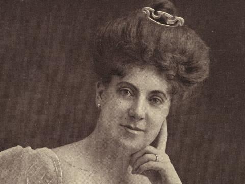 Head and shoulders photo of Ada Crossley