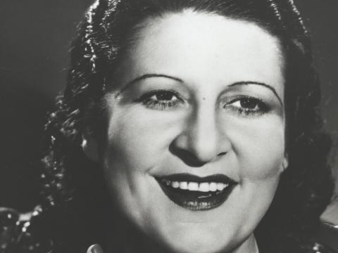Big close up oif Gladys Moncrieff
