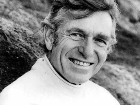 Portrait photo of Leonard Teale