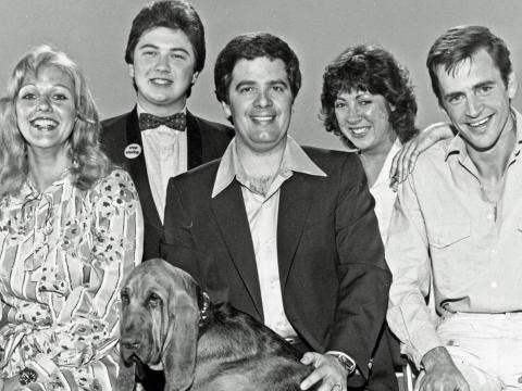 Simon Townsend's Wonder World Reporters from 1979, from left to right: Sandy Mauger, Jono Coleman, Simon Townsend, Angela Catterns and Adam Bowen. Front is Woodrow the Bloodhound