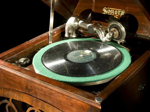 Sonora gramophone in mahogany cabinet