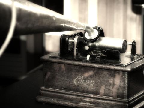 The Edison Standard D model phonograph used to record Keith Potger's wax cylinder.