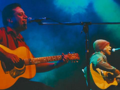Musicians Dave Adern and Archie Roach.
