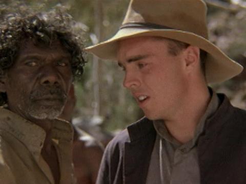 The tracker (David Gulpilil) and the follower (Damon Gameau)