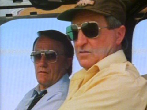 Graham Kennedy as Chasser Fitzpatrick in a plane with Robert Vaughn as Steven Sinclair in Silent Reach