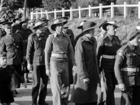 Soldiers in uniform marching on Anzac Day in Strathalbyn