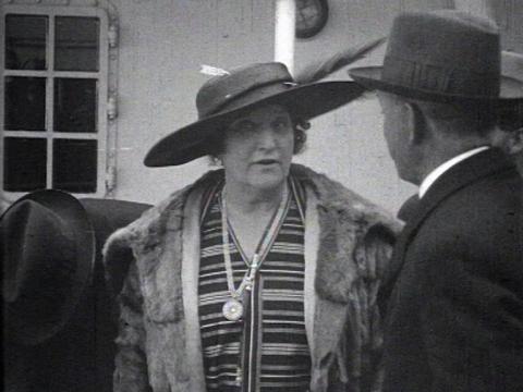 Soprano singer Dame Nellie Melba arrives in Sydney