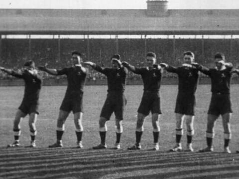 The New Zealand Maori rugby league side performing a haka at the Sydney Cricket Ground