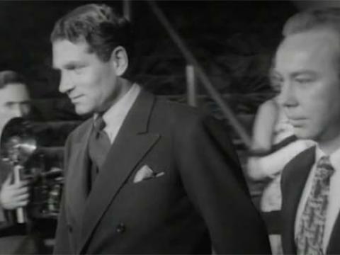 Laurence Olivier arrives at the Embassy Theatre in Sydney for the 1948 premiere of his film of Hamlet