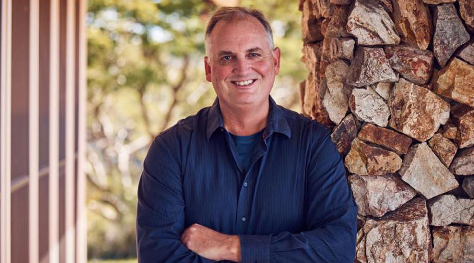 Upper body shot of journalist Hedley Thomas