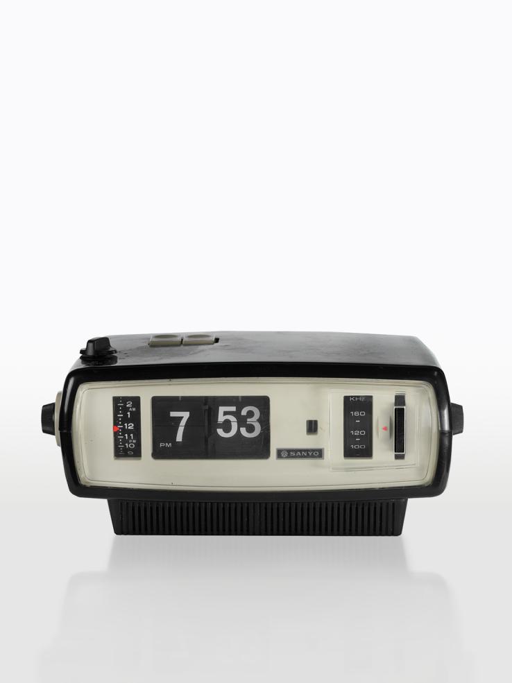 An alarm clock radio