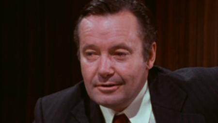 Inspector Lawson (Charles Tingwell)