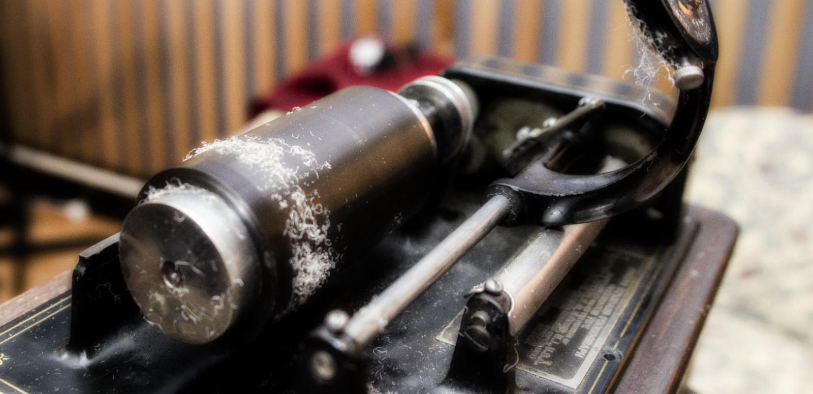 Wax cylinder hero Close up of wax cylinder used for recording on an Edison phonograph