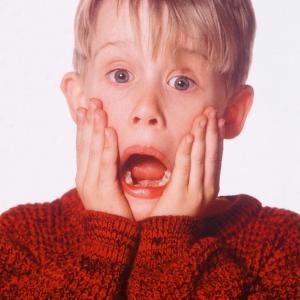 Film poster for Home Alone (1990)