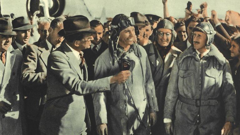 Cropped image of Italian lobby card for the film 'Smithy' showing Ron Randell (in the title role) disembarking the plane and being surrounded by reporters.